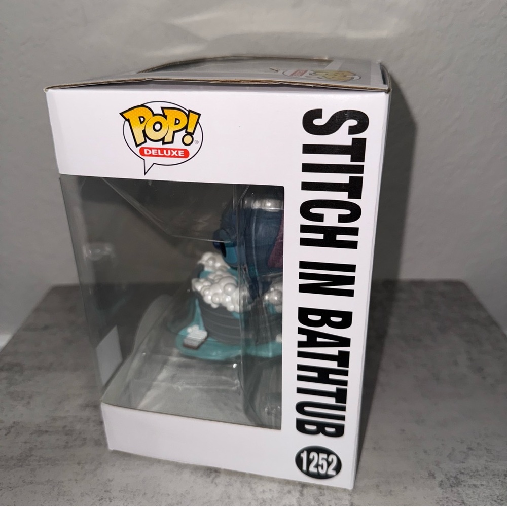 Funko 1252 Stitch in Bathtub - Picture 4 of 6